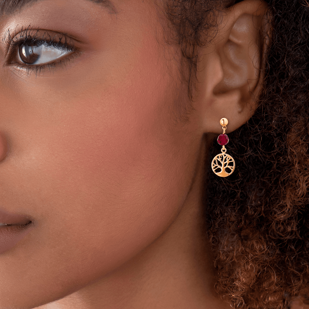 Boucles D'oreilles Plaqué Or Pendant 30mm Arbre De Vie 12mm Cristal Grenat 5mm