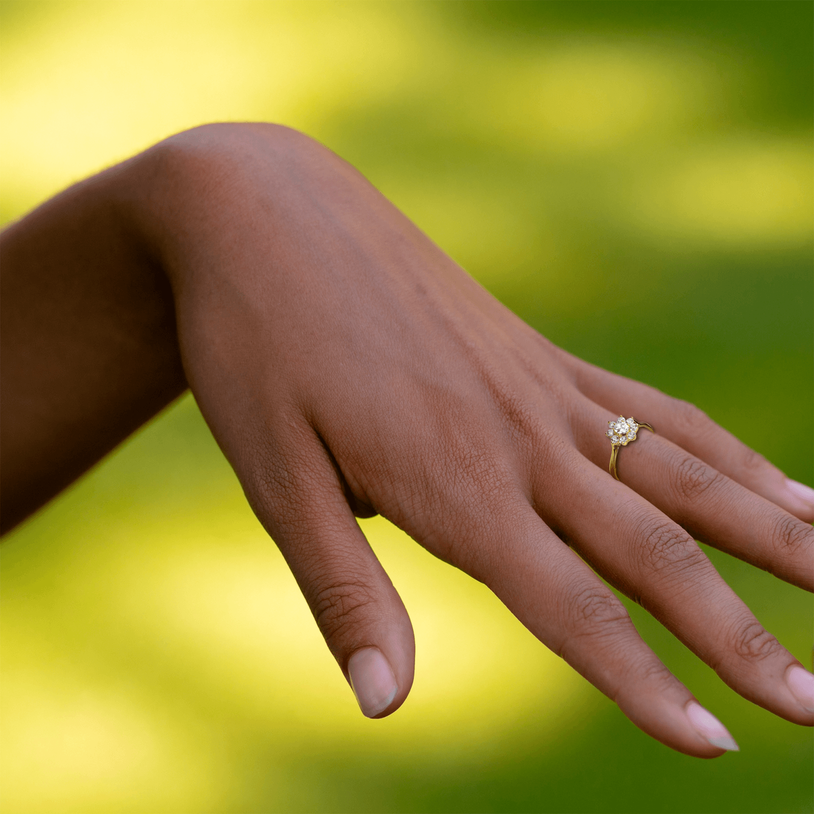 Bague Fleur Zirconium 11mm Or 750 Taille 56 Corps 2mm Au Plus Etroit