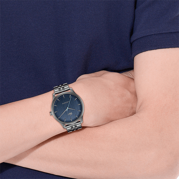 lisbon montre lacoste mouvement Quartz boitier acier gris rond cadran bleu bracelet acier canon de fusil 5 atmosphères