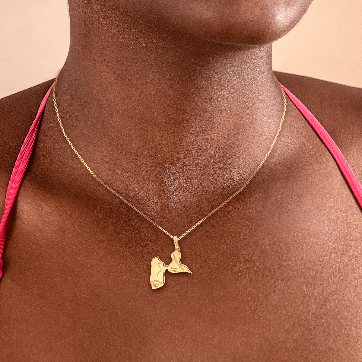 Pendentif Plaqué Or Carte Guadeloupe 24*33mm Avec Bélière