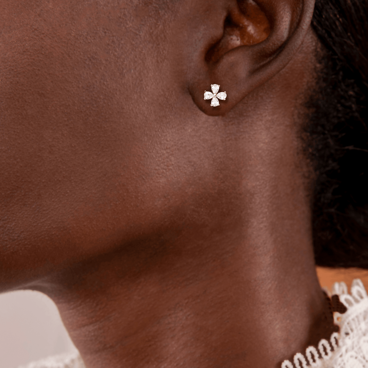 Boucles D'oreilles Plaqué Or Fleur Zirconium 6.5mm