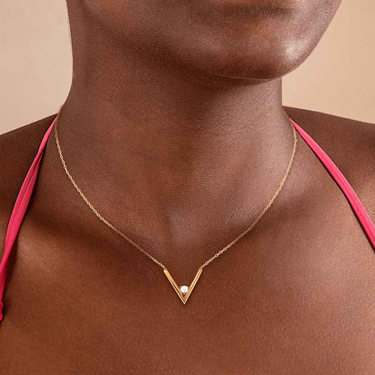 Collier Plaqué Or 1.2mm Motif V Zirconium 3mm 38 à 42cm