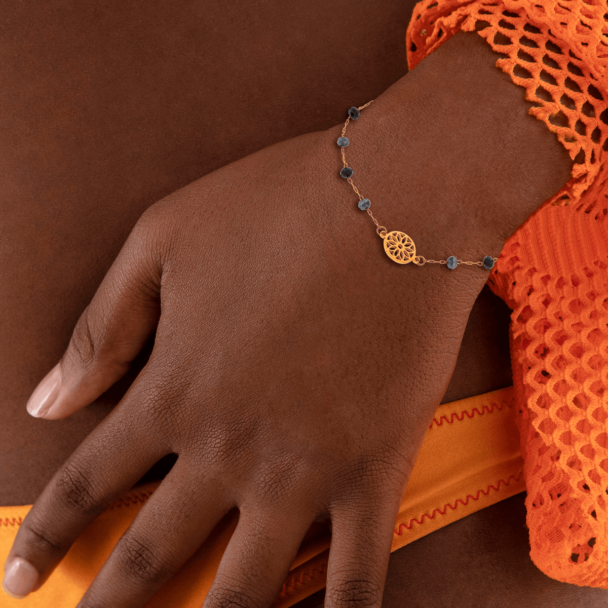 Bracelet Acier Jaune Pierres Synthétiques Noires 3.5mm Motif 10mm 16 à 19cm