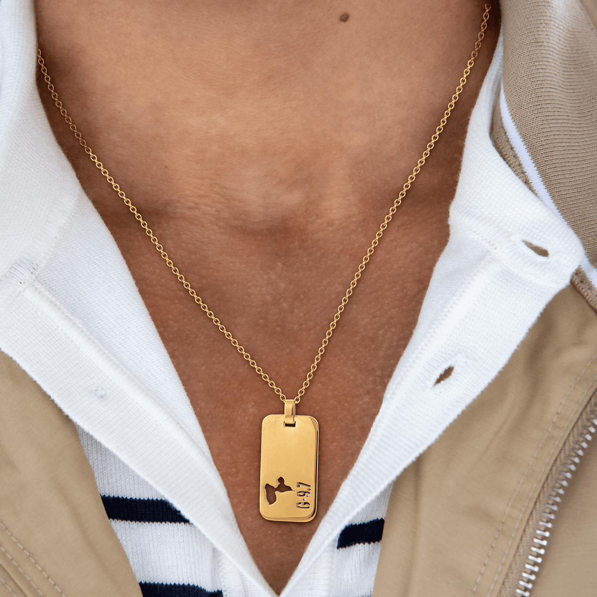 Collier Acier Jaune G.9.7 Carte Guadeloupe Ajourée Chaîne 2mm 50 à 55cm Plaque 19*30mm