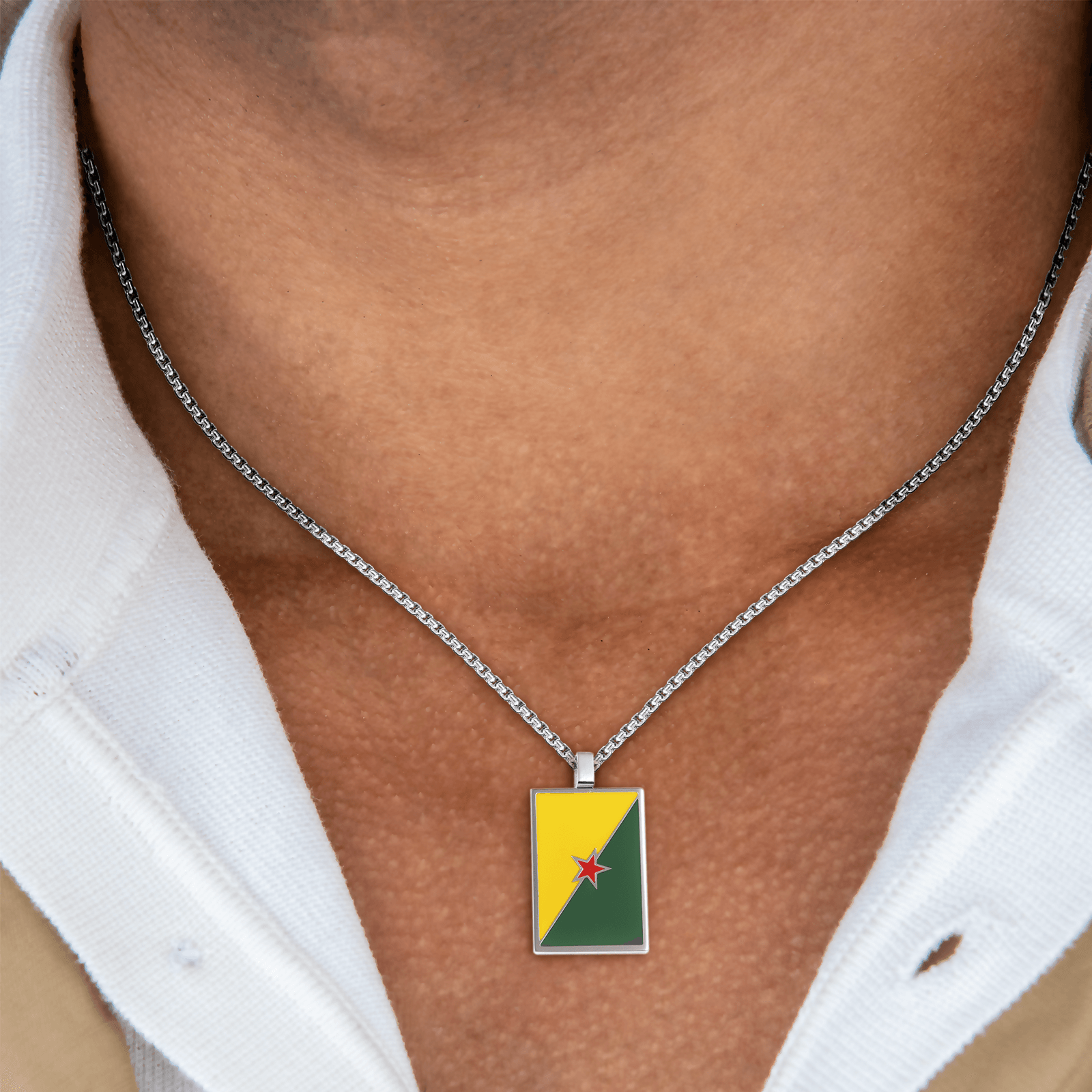 Collier Drapeau Guyane 21*37mm Multicolore 50A55cm Acier