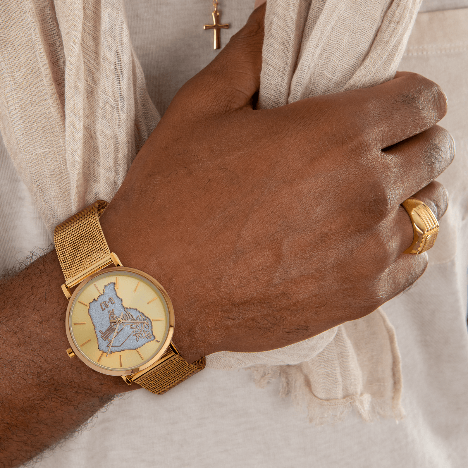 montre homme g97 cadran doré carte guyane argenté carbet doré bracelet mesh 3atm