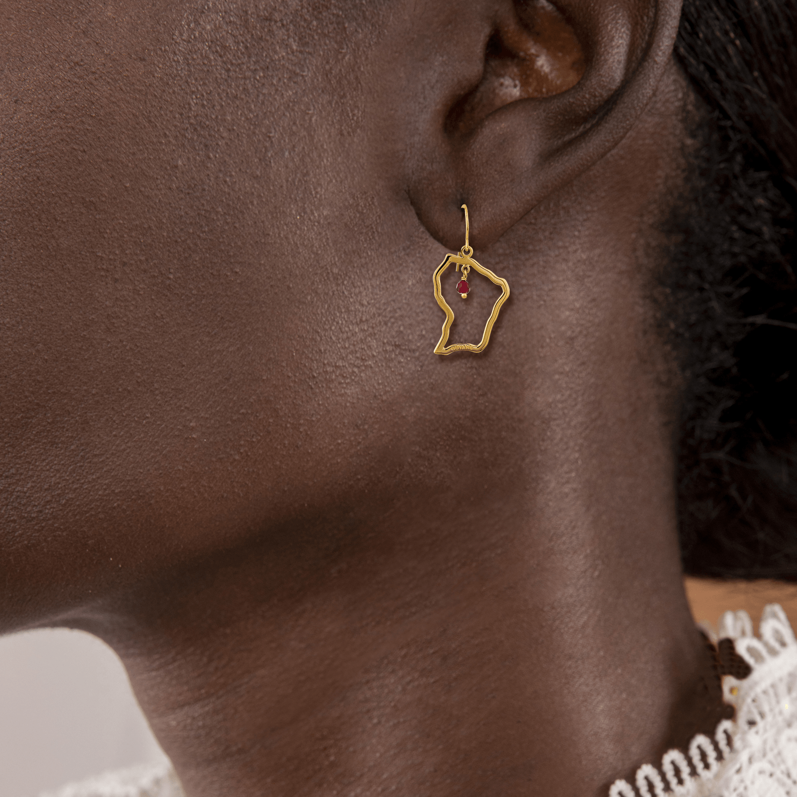 Boucles D'oreilles Plaqué Or Carte Guyane Cristal Grenat