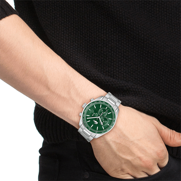 montre lacoste mouvement quartz chrono boitier acier rond cadran vert bracelet acier