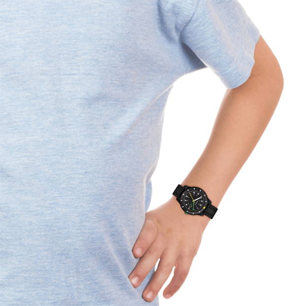 Montre Enfant Lacoste Quartz cadran noir bracelet silicone noir