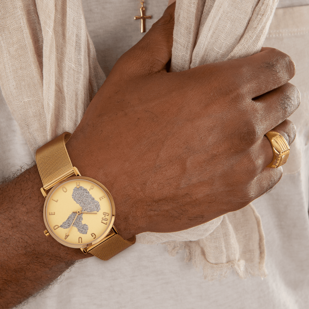 Montre Unisexe G97 36mm Cadran Gravure Doré Guadeloupe Argenté Brac Mesh Doré 17.5mm 3atm