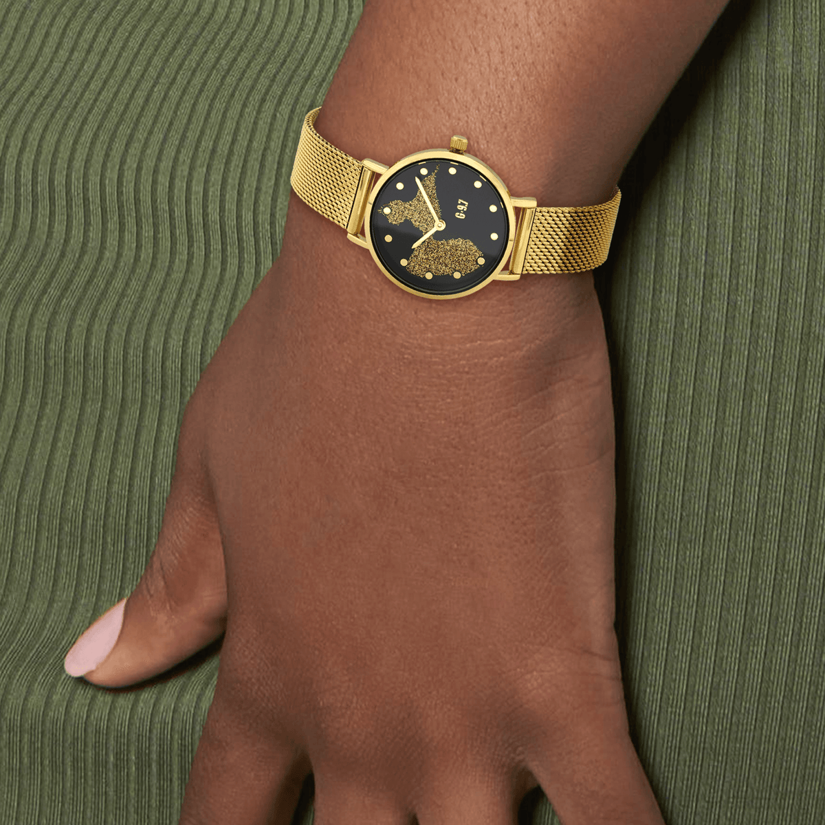Montre Femme G97 Carte Guadeloupe Dorée Cadran Noir 30mm Brac Mesh Doré 14mm 3ATM
