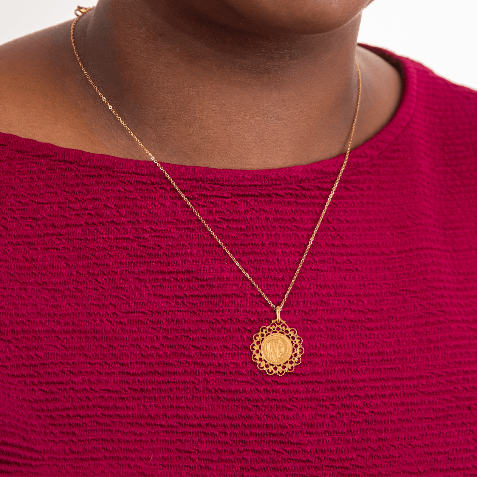 Médaille Plaqué Or Vierge avec bélière
